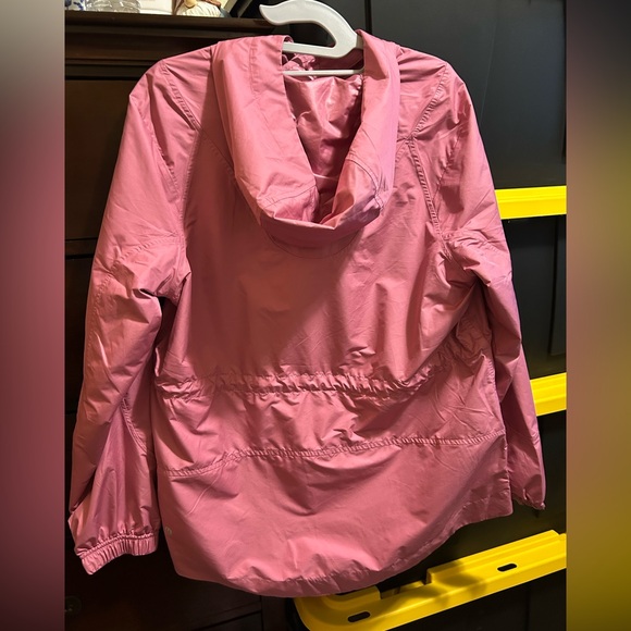 Women’s Lululemon Cinch- Waist Half Zip Running Jacket. Size: 6. - Picture 3 of 12